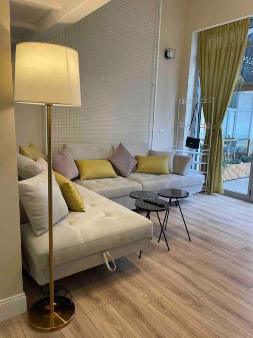Lovely Apartment In Pogradec City With A Lake View 외부 사진