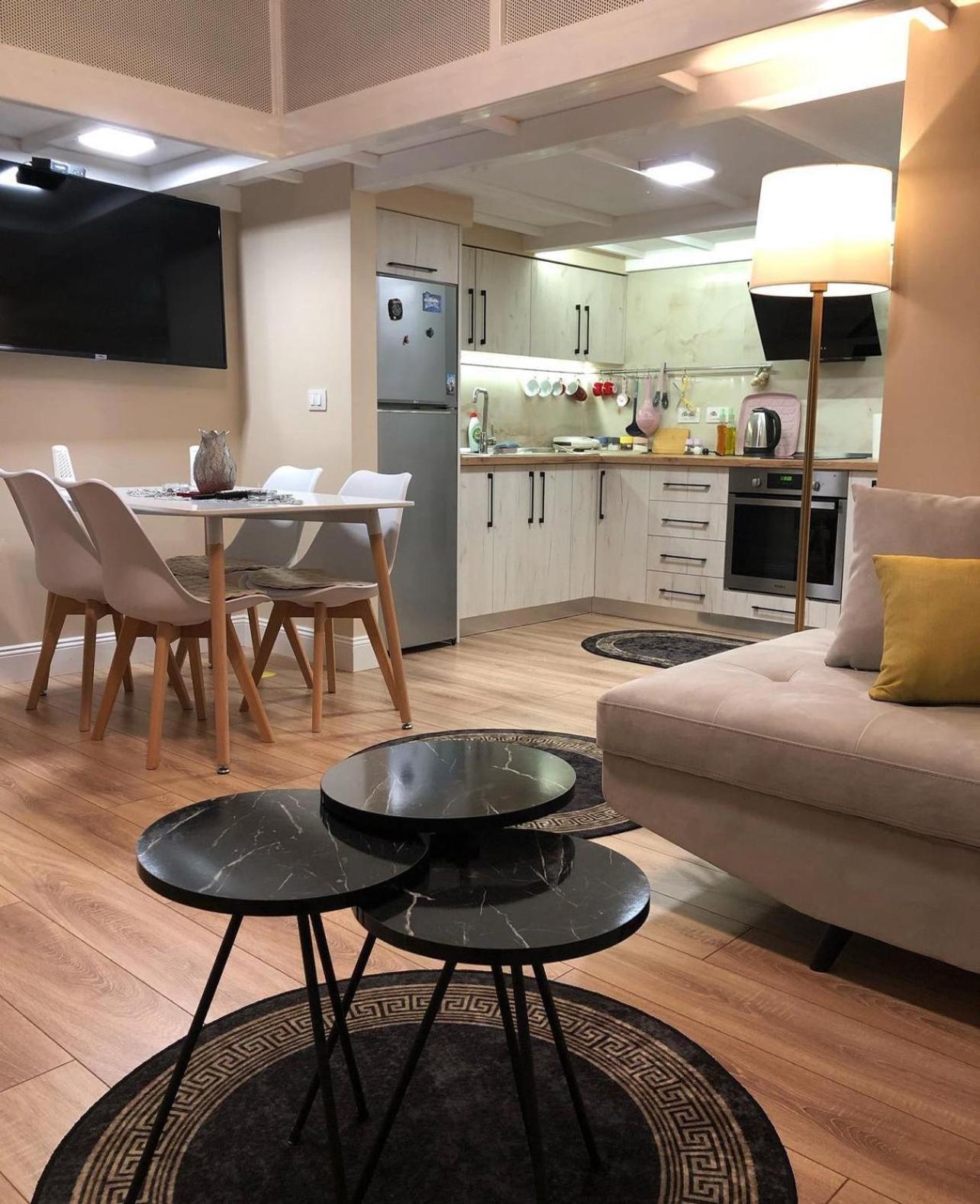 Lovely Apartment In Pogradec City With A Lake View 외부 사진